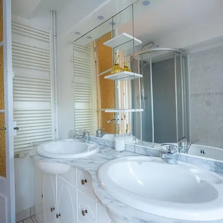 Avec Vue Sur Le Port Apartment Honfleur