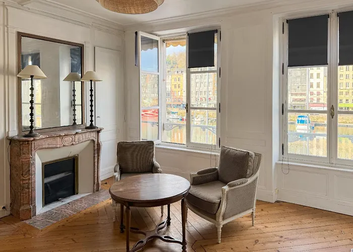 Avec Vue Sur Le Port Apartment